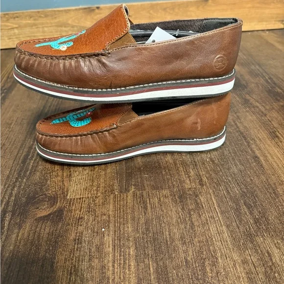Brown Loafers with Cactus Design - Picture 3 of 3
